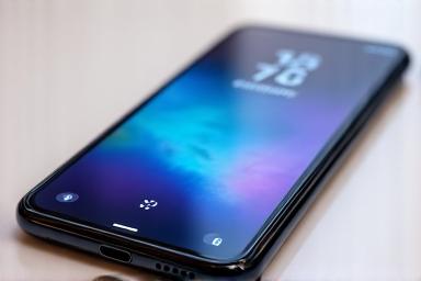 Bild eines reparierten Smartphone-Displays